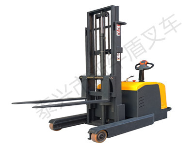 小前移電動(dòng)堆高車(chē)