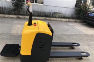 酷暑的夏日電動平臺搬運車應(yīng)該如何保養(yǎng)？?